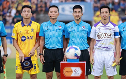 Vụ trọng tài V.League "quên luật" có diễn biến lạ, CLB Hà Nội nộp đơn đòi làm rõ về cầu thủ Việt kiều