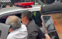 Vụ sập nhà 30 tầng ở Thái Lan: Tỉ phú ngành xây dựng ngồi xe lăn đến tự thú