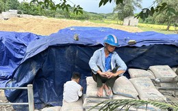 Vụ 200 tấn xi măng 'hóa đá' ở Hà Tĩnh: Tạm đình chỉ công tác một chủ tịch xã