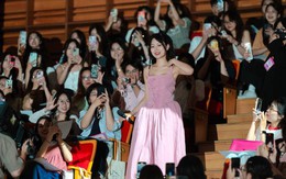 Thạch Trang về Việt Nam gặp 700 fan, kể chuyện chụp ảnh với sao thế giới Cardi B vì lý do hi hữu