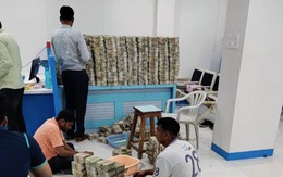 Tịch thu 32 kg vàng trị giá 42 tỷ đồng cùng hơn 160 tỷ tiền mặt từ chủ một doanh nghiệp bất động sản, mất tới 13 tiếng chỉ để kiểm kê