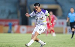 Văn Quyết tạo siêu phẩm, Hà Nội FC thắng đậm TP.HCM