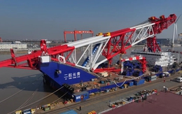 Siêu phẩm đến từ Trung Quốc lập kỷ lục gây choáng ngợp: Nâng vật 7.000 tấn nhẹ bẫng, chuẩn từng cm