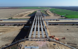 Loại Trung Quốc dù giá rẻ hơn 1/3, đường sắt cao tốc 106 tỷ USD đắp chiếu suốt 7 năm, nay có tín hiệu mới chốt công nghệ gì?