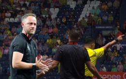 Chơi xấu khó tin rồi lè nhè phản ứng, BHL CLB Thái Lan nhận liền 2 thẻ đỏ trước đại gia Việt Nam