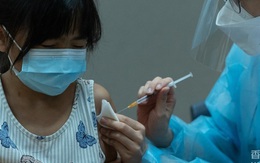 Tình hình COVID-19 tại châu Á: Nhiều nơi kêu gọi tiêm vắc-xin tăng cường