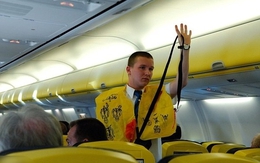 Từ tháng 5, 1 thói quen khi đi máy bay có thể khiến bạn bị phạt tiền, nhiều người vẫn chưa biết