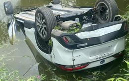 Nữ tài xế lái ô tô lao xuống ao tử vong ở Thái Nguyên: Đi xem đất cùng bạn, 30 phút sau thì mất liên lạc