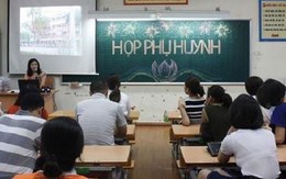 Họp phụ huynh về tôi không biết phải đối mặt với con mình thế nào, điểm nó kém nhưng người "sợ hãi" lại là tôi