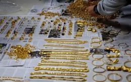 Tịch thu 14 kg vàng trị giá hơn 10 tỷ đồng đặt cạnh thùng rác sân bay