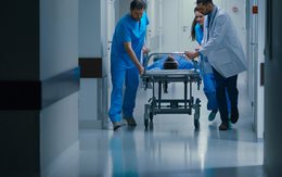 Chàng trai 22 tuổi tử vong vì xuất huyết não sau khi đạp xe: Bác sĩ nói “đừng chủ quan với điều này”