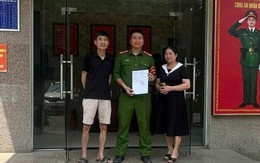 Công an phường liên hệ làm việc, người đàn ông Hà Nội liền kiểm tra tài khoản ngân hàng, phát hiện được cộng thêm gần 37 triệu đồng