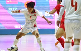 Kiên cường trước Trung Quốc, tuyển Việt Nam kéo đối thủ tới loạt sút "cân não"