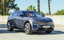 VinFast chính thức lên tiếng về thông tin xe VF 7 tự động hạ kính khi trời mưa