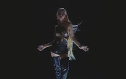 Phùng Khánh Linh gây bất ngờ với “Khóc Blóck”