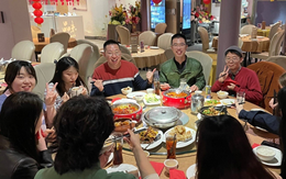Đi họp lớp, CEO nói dối chỉ là 1 nhân viên văn phòng: Về nhà, tôi đơ người với dòng tin nhắn vỏn vẹn 4 câu, cả đời không quên
