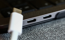 Sạc smartphone bằng bộ sạc USB-C của laptop liệu có an toàn?