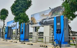 Doanh số VinFast tăng vọt liệu có đủ chỗ sạc không - CEO Xanh SM khẳng định: 'Không cần lo, 5.000 trụ siêu nhanh sẽ phủ sóng toàn quốc trong 2–3 tháng tới'