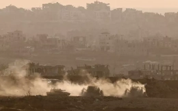 Israel chặn tên lửa phóng vào lãnh thổ, hàng viện trợ chất đống ở biên giới Gaza