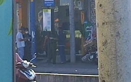 Công an TP HCM phong tỏa hiện tường vụ cướp tiệm vàng ở Hóc Môn