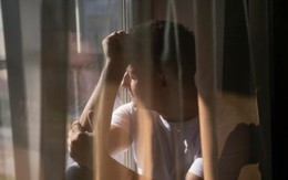 Bố mẹ vợ vừa nói ý định chia tài sản thừa kế, tôi đã từ chối ngay, chỉ xin một tấm ảnh thờ và nhận nuôi 2 đứa nhỏ