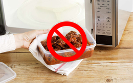 Đậy nắp hộp nhựa cho vào lò vi sóng: Thói quen tưởng “vô thưởng vô phạt” hóa ra cực kỳ nguy hiểm