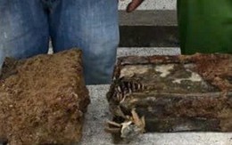 Đào móng nhà, người đàn ông phát hiện 2 thùng đạn có từ thời chiến tranh