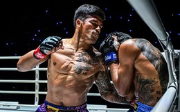 Võ sĩ Thái Lan ra đòn như 'bom nổ chậm', đối thủ 1 giây sau mới ngã gục