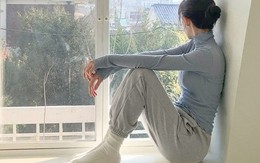 Cứ đến tối là bố chồng vào phòng vợ chồng tôi xem phim kiếm hiệp đến khuya, con cái nhiều lần nói khéo nhưng ông nhất quyết không thay đổi