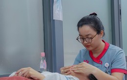 Hai bệnh nhi bị liệt mặt vì... ngủ không đúng cách