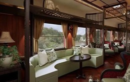 Đoàn tàu "quý tộc" lần đầu lăn bánh ở Hải Phòng: Nội thất sang xịn, nhạc công biểu diễn, giá rẻ bất ngờ