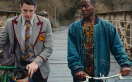 Thức xuyên đêm xem phim "Sex education", tôi nhận ra mình đã mất cả tuổi thanh xuân để hận thù vô lý