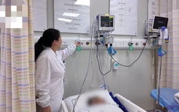 Người phụ nữ bỗng ho ra máu sau khi đi ra từ nhà tắm: Bác sĩ nói “hành động này tạo ra khí độc”