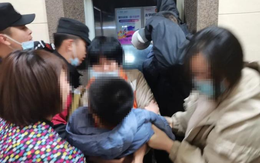 Bố tranh thủ ra ngoài mua đồ, suýt đẩy 3 đứa con thơ vào cửa tử: Đừng để để câu "giá như" trở thành nỗi ân hận!