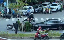 Xác minh clip người đàn ông chạy SH chặn xe, đập phá ô tô Mercedes