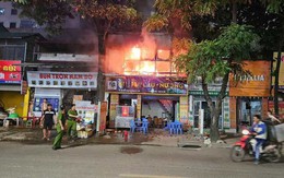 Cháy dữ dội tại quán lẩu nướng ở Hà Nội, khách bỏ chạy thoát thân