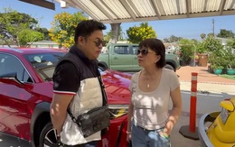 Nữ danh ca ở biệt thự gần 1000m2 tại Mỹ, nhà đầy xe sang, U70 vẫn trẻ đẹp