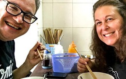 Khách Tây thốt lên khi trải nghiệm ẩm thực đường phố ở TP.HCM: Các món ngon có ở khắp mọi nơi