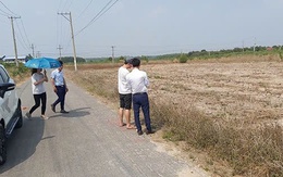 Nỗi niềm của nhà đầu tư đất nền: “Chủ đầu tư, môi giới bán xong 20-30 lô rồi rút đi, giờ muốn bán lại không ai mua”