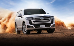 Toyota Land Cruiser thêm bản hybrid: Mạnh ngang Lexus LX 700h, bình xăng lớn, pin chịu được khắc nghiệt để off-road