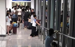 Hành khách bay đêm phản ánh bị "mắc kẹt" ở hành lang sân bay Tân Sơn Nhất