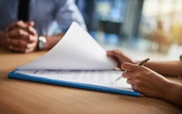 Một công ty bảo hiểm thông báo hoàn lại phí cho khách mua bảo hiểm nhân thọ nhưng chưa được duyệt trước 1/7/2025