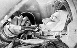 Những khoảnh khắc nghẹt thở ít người biết về người phụ nữ đầu tiên bay vào vũ trụ