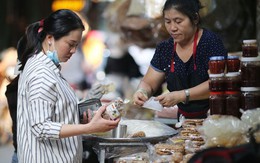 Bộ Công Thương chỉ cách giúp tiểu thương chợ truyền thống bán rau, bán cá… “lên sàn”