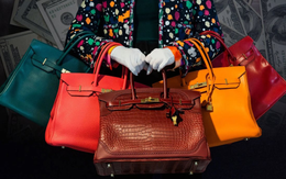 Không biệt phủ, không xe sang, không túi xách hàng hiệu, bỏ tiền túi làm từ thiện chứ không kêu gọi: Cuộc sống chân chính của một nữ đại gia sở hữu 22 tỷ USD