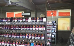 Tịch thu hơn 20.000 điện thoại phát sáng 24/7 và 32 tỷ đồng trong một căn nhà cũ