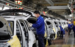 "Ngoài giận dữ, trong nhờ vả" - Một quốc gia đối thủ dù khó chịu vẫn phải nhờ Trung Quốc làm hộ xe điện