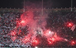 Thảm kịch bóng đá khiến hơn 80 CĐV thương vong trong ngày CLB mừng chức vô địch
