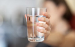 7 'phần thưởng' sức khỏe khi uống nước ấm vào buổi sáng