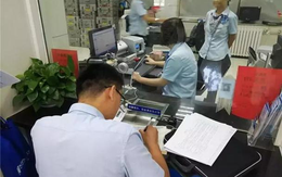 Đặt 200 vé máy bay, thực hiện 120 chuyến du lịch, nam thanh niên sinh năm 2000 bị cảnh sát điều tra: Phanh phui ‘cách kiếm tiền’ phạm pháp từ thẻ tín dụng